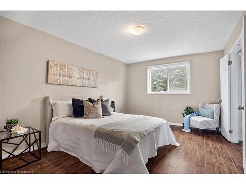 15 Briarfield Street, Kitchener, ON - Indoor Photo Showing Bedroom