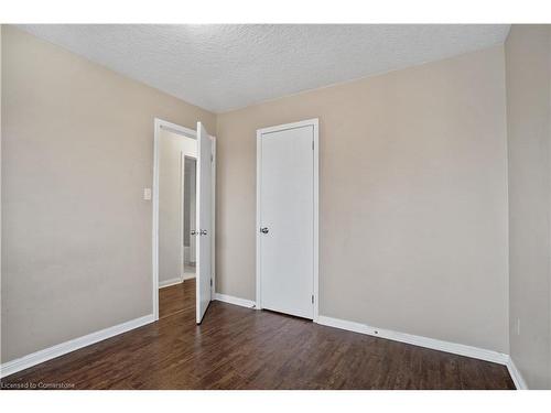 15 Briarfield Street, Kitchener, ON - Indoor Photo Showing Other Room