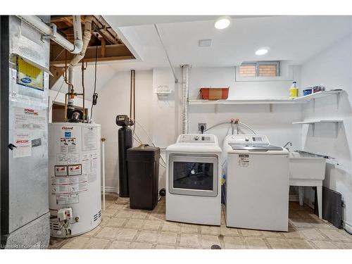 15 Briarfield Street, Kitchener, ON - Indoor Photo Showing Laundry Room