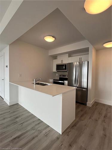 424-4 Kimberly Lane, Collingwood, ON - Indoor Photo Showing Kitchen With Double Sink