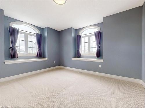 300 Deerfoot Trail, Waterloo, ON - Indoor Photo Showing Other Room