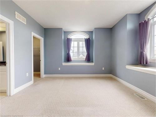 300 Deerfoot Trail, Waterloo, ON - Indoor Photo Showing Other Room