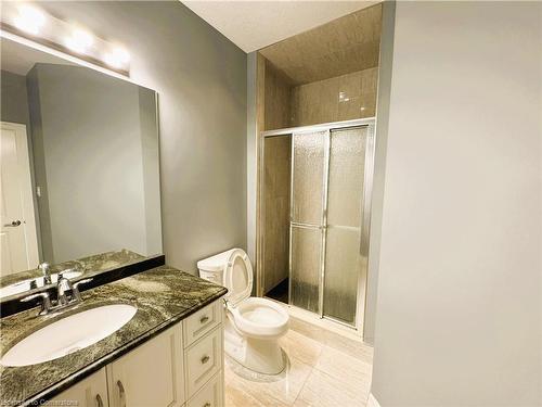 300 Deerfoot Trail, Waterloo, ON - Indoor Photo Showing Bathroom