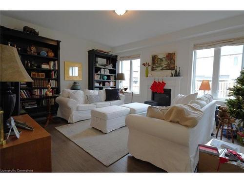 955 Wrenwood Drive Drive, Oshawa, ON - Indoor Photo Showing Living Room