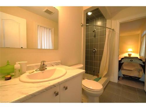 955 Wrenwood Drive Drive, Oshawa, ON - Indoor Photo Showing Bathroom