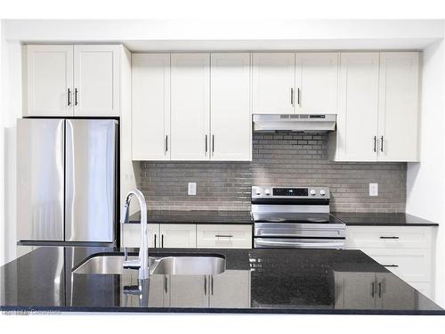 83-10 Birmingham Drive, Cambridge, ON - Indoor Photo Showing Kitchen With Stainless Steel Kitchen With Double Sink With Upgraded Kitchen