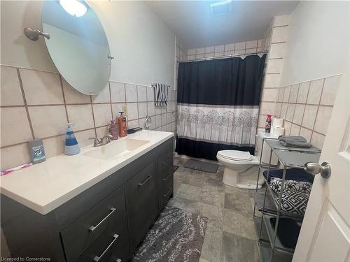 209 Murray Street, Wallaceburg, ON - Indoor Photo Showing Bathroom