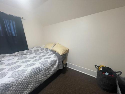 209 Murray Street, Wallaceburg, ON - Indoor Photo Showing Bedroom