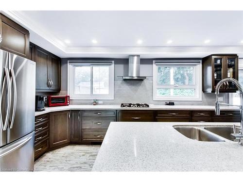 1540 Thetford Crescent, Mississauga, ON - Indoor Photo Showing Kitchen With Stainless Steel Kitchen With Double Sink With Upgraded Kitchen