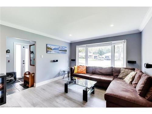 1540 Thetford Crescent, Mississauga, ON - Indoor Photo Showing Living Room