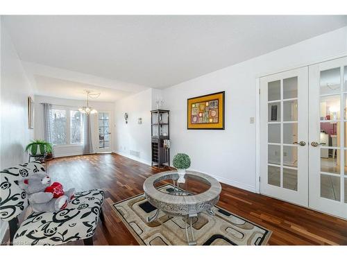 140 Lord Simcoe Drive, Brampton, ON - Indoor Photo Showing Living Room