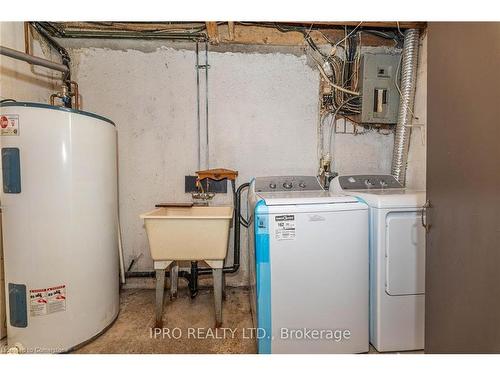 49-1310 Fieldlight Boulevard, Pickering, ON - Indoor Photo Showing Laundry Room