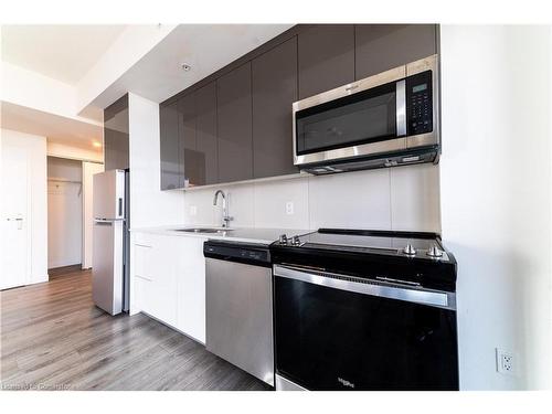 2214-60 Fredrick Street, Kitchener, ON - Indoor Photo Showing Kitchen