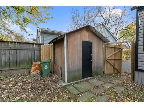 404 Tragina Avenue N, Hamilton, ON - Outdoor