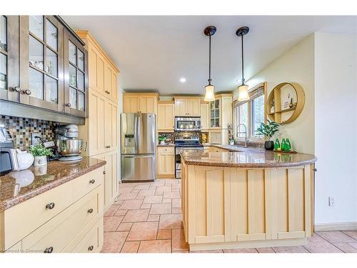 2892 Arlington Drive, Oakville, ON - Indoor Photo Showing Kitchen With Upgraded Kitchen