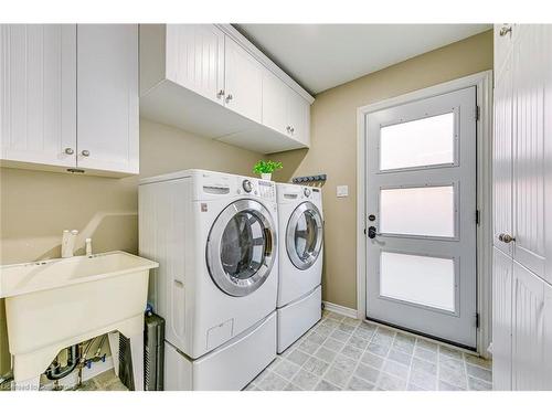 2892 Arlington Drive, Oakville, ON - Indoor Photo Showing Laundry Room