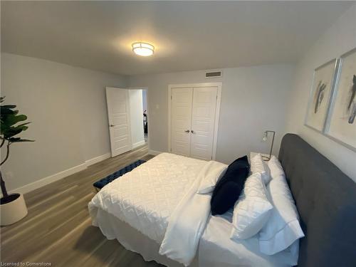 210-144 Lucan Avenue, Waterloo, ON - Indoor Photo Showing Bedroom