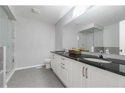 16 Burgess Crescent, Brantford, ON - Indoor Photo Showing Bathroom