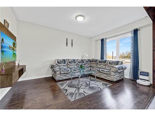 63 Todd Crescent, Dundalk, ON - Indoor Photo Showing Living Room