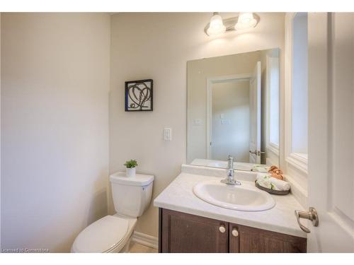 4 Poole Street, Brantford, ON - Indoor Photo Showing Bathroom