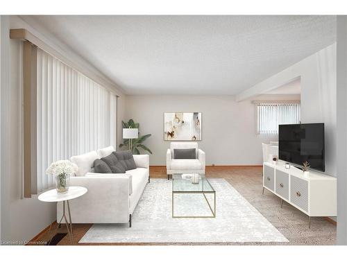 40 Forest Hill Crescent, Hamilton, ON - Indoor Photo Showing Living Room