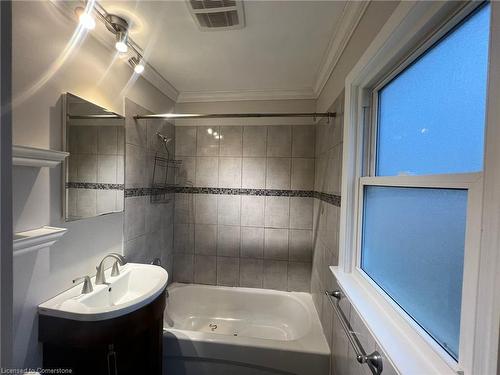 6077 Collins Drive, Niagara Falls, ON - Indoor Photo Showing Bathroom