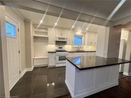 6077 Collins Drive, Niagara Falls, ON - Indoor Photo Showing Kitchen