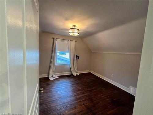 6077 Collins Drive, Niagara Falls, ON - Indoor Photo Showing Other Room