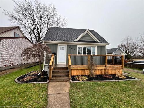 6077 Collins Drive, Niagara Falls, ON - Outdoor With Deck Patio Veranda