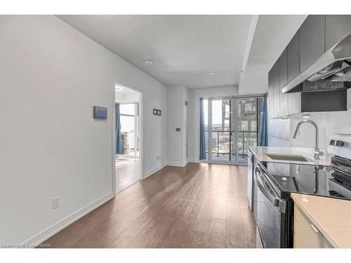 B501-3200 Dakota Common, Burlington, ON - Indoor Photo Showing Kitchen