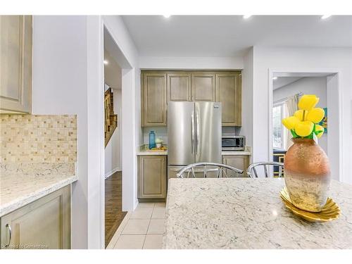 199 Mcknight Avenue, Waterdown, ON - Indoor Photo Showing Kitchen