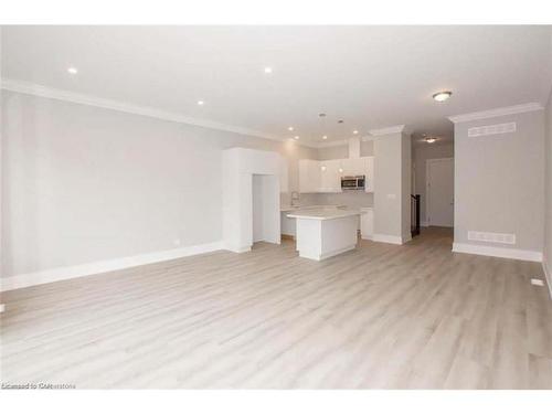 1060 Hansler Road, Welland, ON - Indoor Photo Showing Kitchen