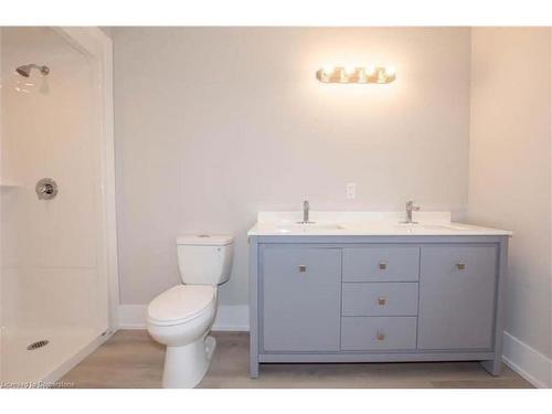 1060 Hansler Road, Welland, ON - Indoor Photo Showing Bathroom