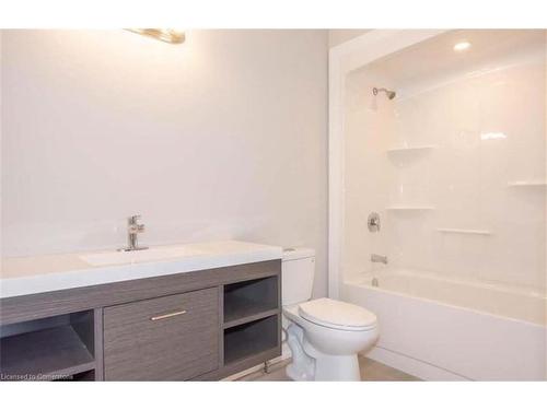 1060 Hansler Road, Welland, ON - Indoor Photo Showing Bathroom