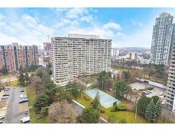 706-50 Elm Drive E Mississauga, ON L5A 3X2