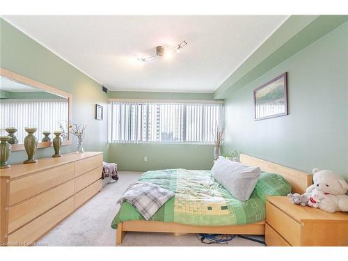 706-50 Elm Drive E, Mississauga, ON - Indoor Photo Showing Bedroom