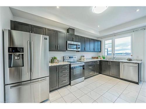 239-30 Times Square Boulevard, Hamilton, ON - Indoor Photo Showing Kitchen