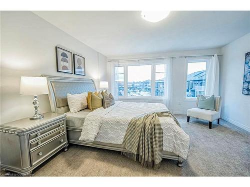 239-30 Times Square Boulevard, Hamilton, ON - Indoor Photo Showing Bedroom