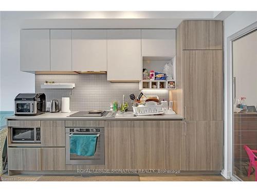 1905-5 Buttermill Avenue, Vaughan, ON - Indoor Photo Showing Kitchen