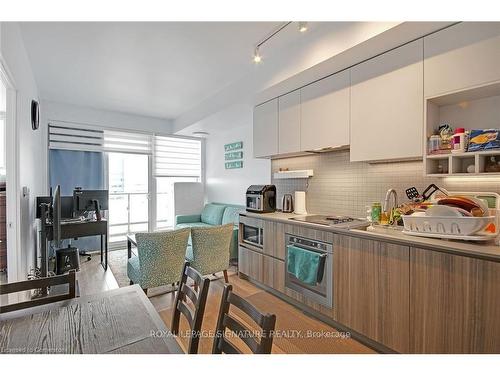 1905-5 Buttermill Avenue, Vaughan, ON - Indoor Photo Showing Kitchen