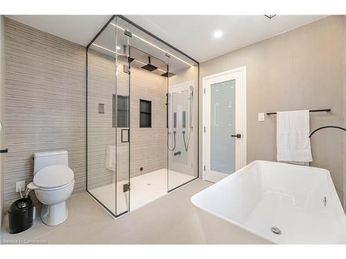 1204 West 5Th Street, Hamilton, ON - Indoor Photo Showing Bathroom