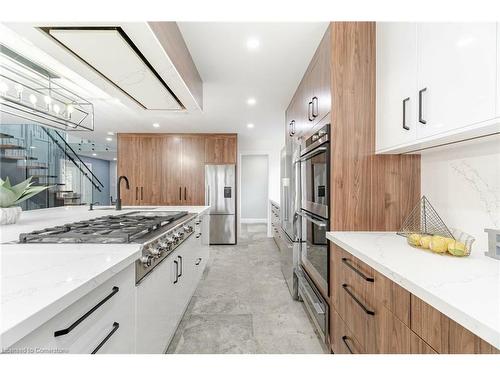 1204 West 5Th Street, Hamilton, ON - Indoor Photo Showing Kitchen With Upgraded Kitchen