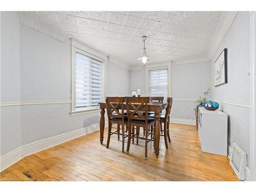 43 Victoria Street, Georgetown, ON - Indoor Photo Showing Dining Room