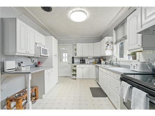 43 Victoria Street, Georgetown, ON - Indoor Photo Showing Kitchen