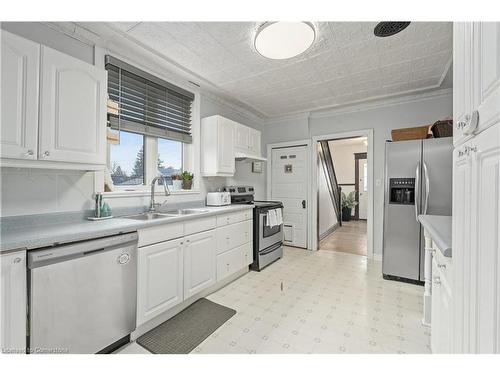 43 Victoria Street, Georgetown, ON - Indoor Photo Showing Kitchen