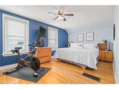 43 Victoria Street, Georgetown, ON - Indoor Photo Showing Bedroom