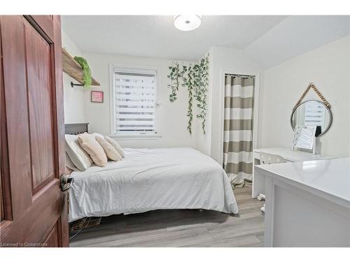 43 Victoria Street, Georgetown, ON - Indoor Photo Showing Bedroom