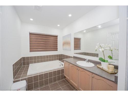 58 Kilrea Way, Brampton, ON - Indoor Photo Showing Bathroom