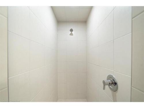 48 Oat Lane Lane, Kitchener, ON - Indoor Photo Showing Bathroom