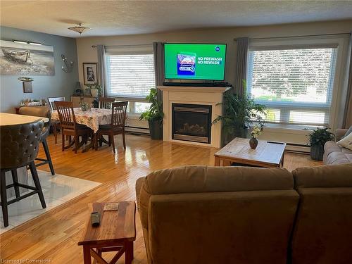 439 Mooney Crescent, Orillia, ON - Indoor Photo Showing Living Room With Fireplace